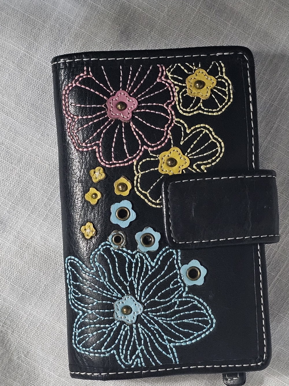 Women's Black Floral Embroidered Card Holder Wallet - Multicolor Flowers